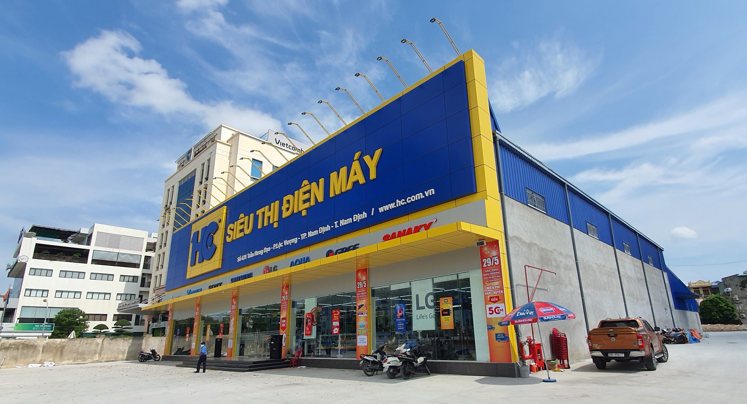 Bàn giao siêu thị HC Nam Định